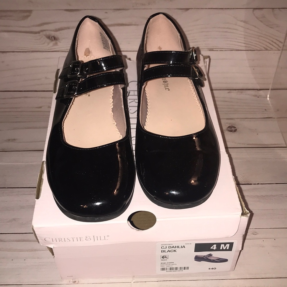 Christie & Jill shoe size 4